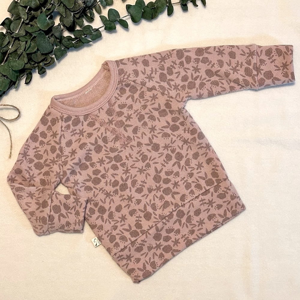 NWOT Childhoods Clothing trademark PULLOVER CREW - Floral Print